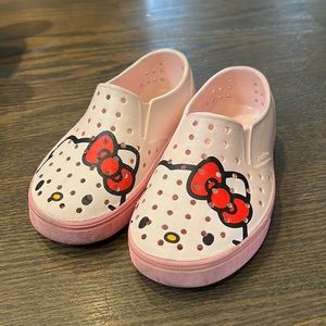 Native Hello Kitty sandal for toddler girl, size 10